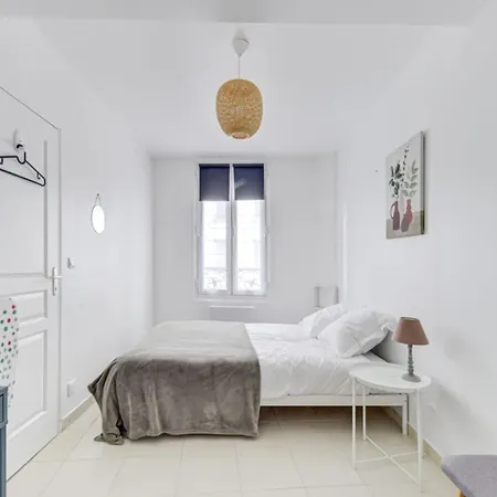 Bright 28 M At The Gates Of Paris Apartment *